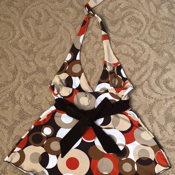 Super fun retro halter top. Size M and in excellent condition. - Picture 2 of 3